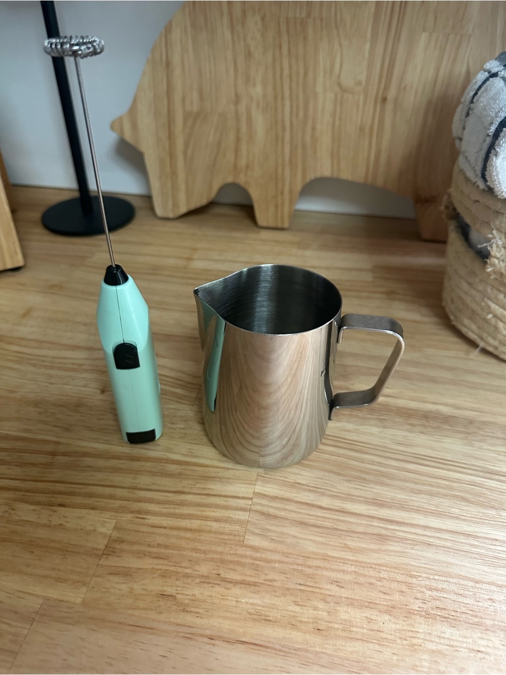 Stainless Steel Milk Pitcher with Mint Hand Frother